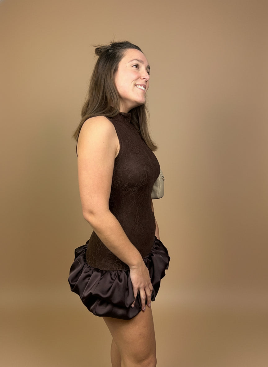 VESTIDO ENCAJE CARMESI